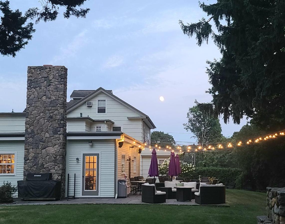 Westbrook Inn Bed And Breakfast Exterior photo
