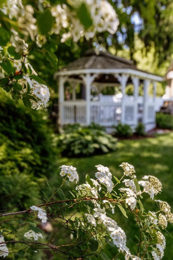 Westbrook Inn Bed And Breakfast Exterior photo