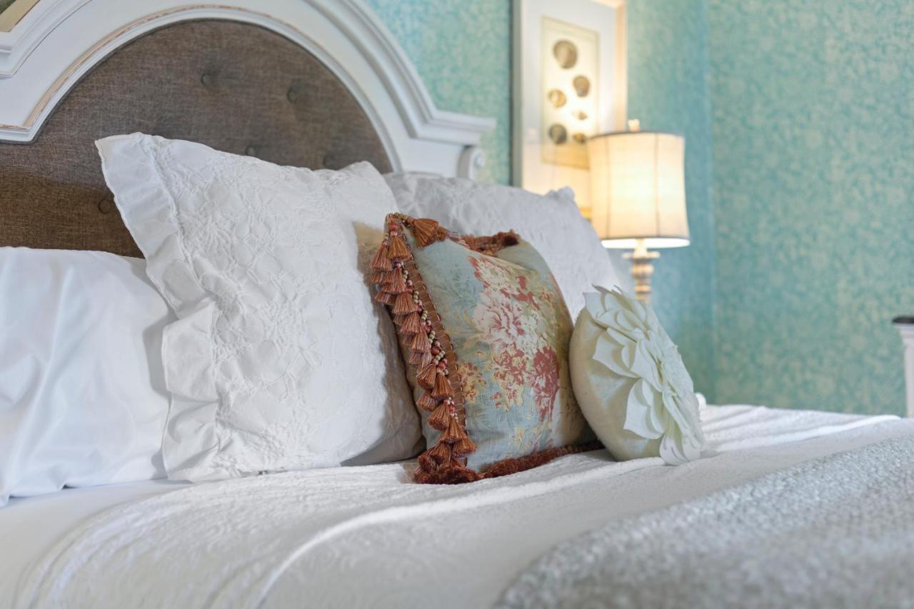Westbrook Inn Bed And Breakfast Room photo