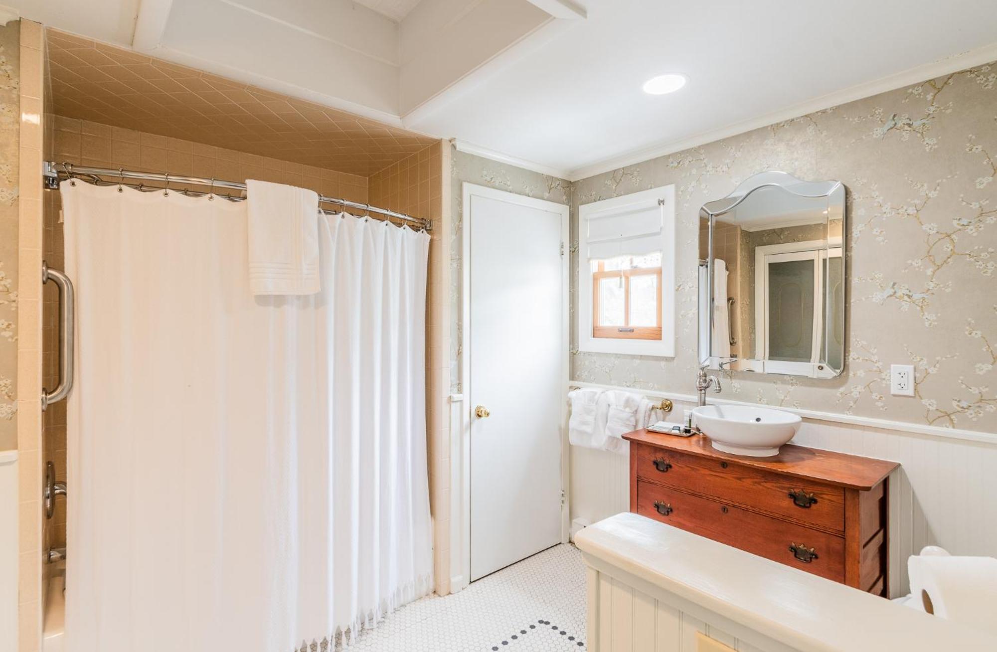 Westbrook Inn Bed And Breakfast Room photo