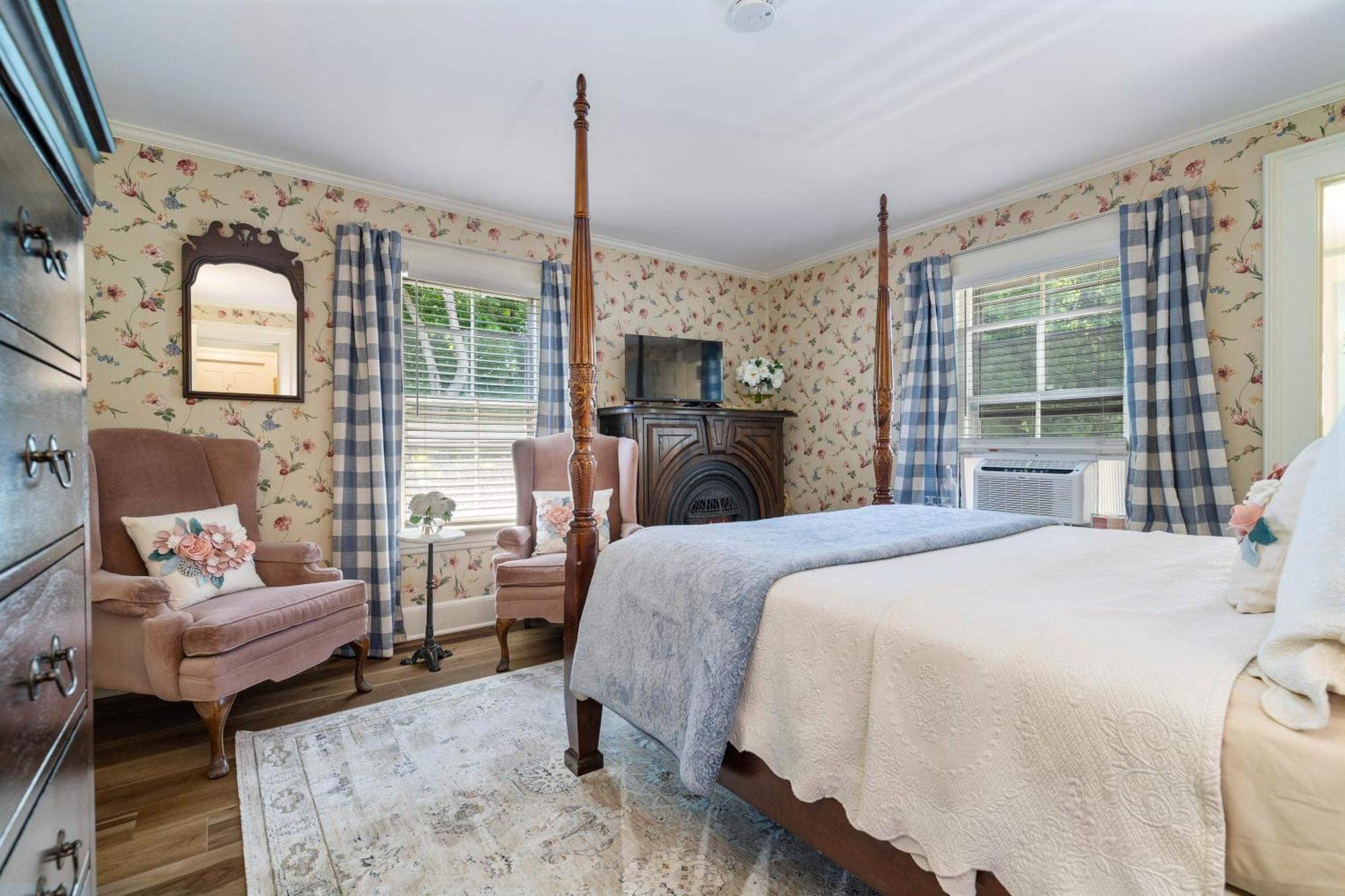Westbrook Inn Bed And Breakfast Room photo